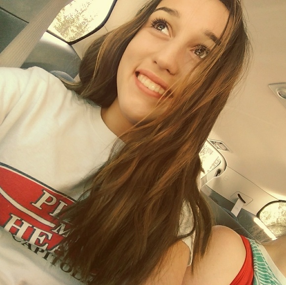 Meet your Posher, Hailey - Picture 2 of 2